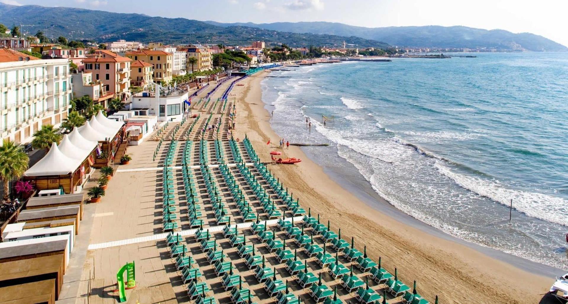 Casa Bisou Italia Wifi Et Parking Free Privato Villa Diano San Pietro Dış mekan fotoğraf