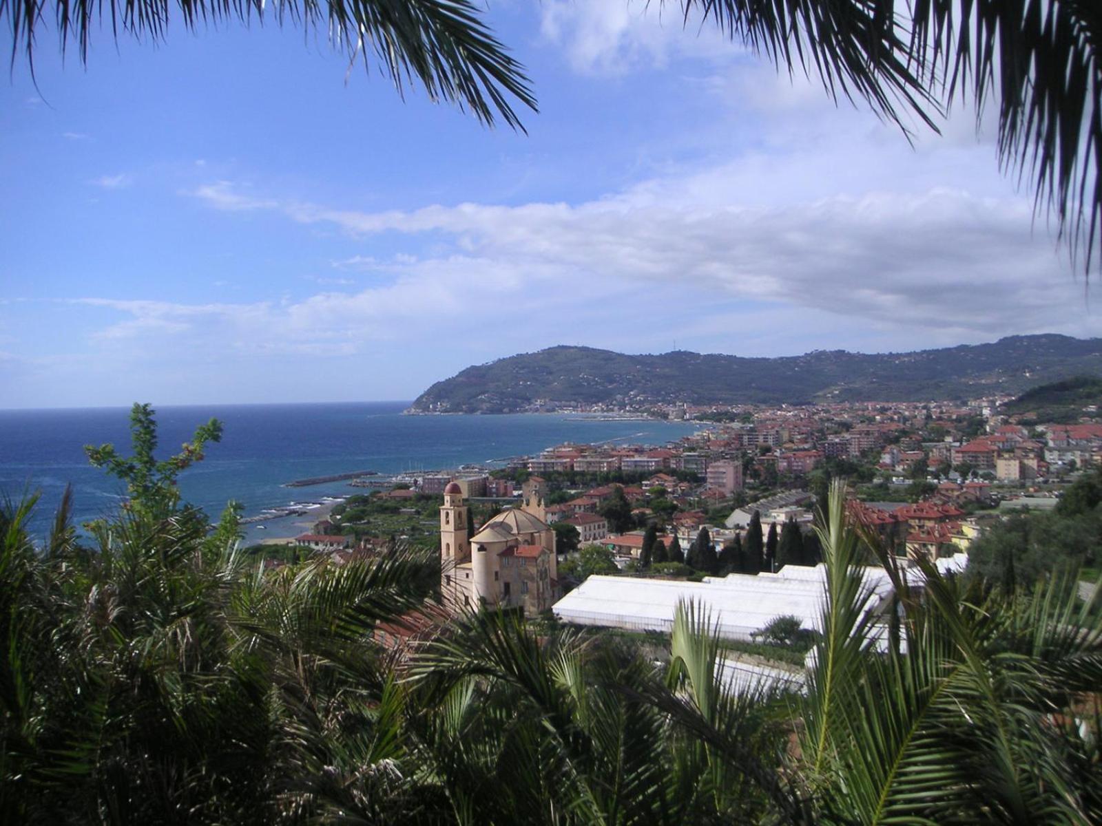 Casa Bisou Italia Wifi Et Parking Free Privato Villa Diano San Pietro Dış mekan fotoğraf