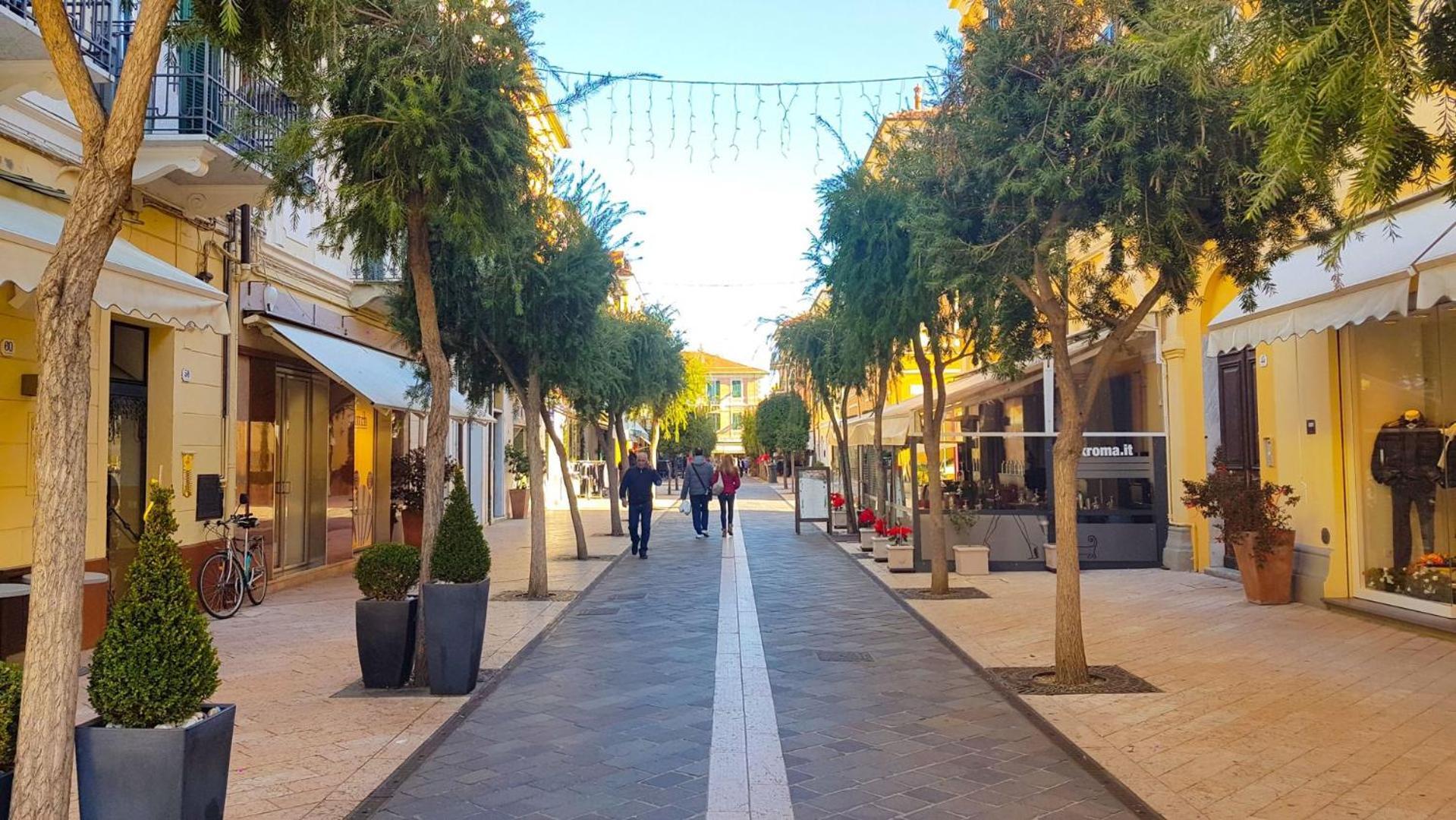 Casa Bisou Italia Wifi Et Parking Free Privato Villa Diano San Pietro Dış mekan fotoğraf
