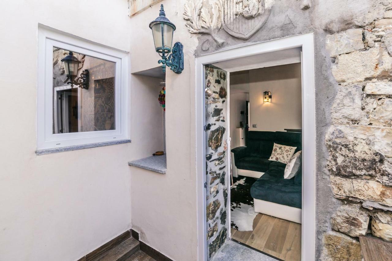 Casa Bisou Italia Wifi Et Parking Free Privato Villa Diano San Pietro Dış mekan fotoğraf